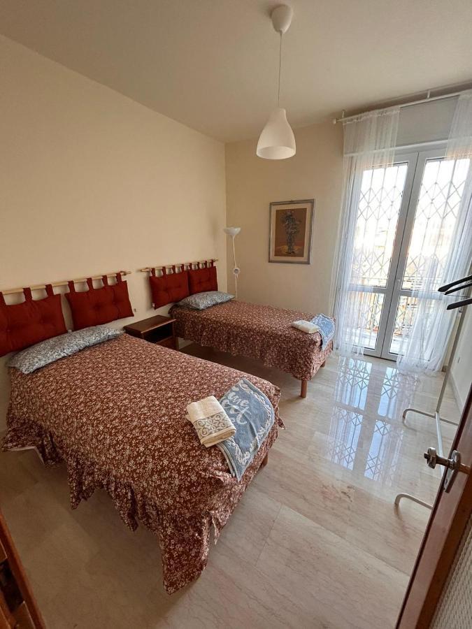 Camere In Appartamento Condiviso Vista San Luca Bolonia Exterior foto