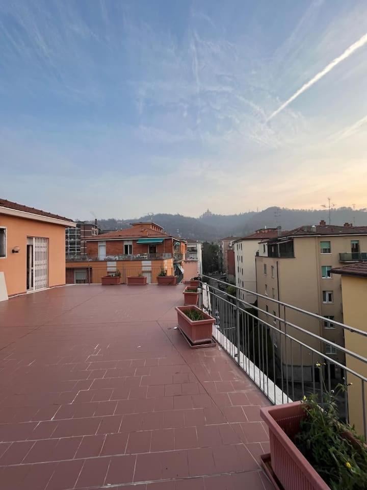 Camere In Appartamento Condiviso Vista San Luca Bolonia Exterior foto